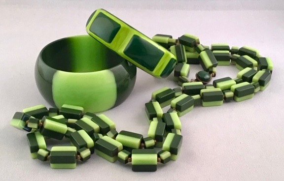 LG71 Best Plastics 2 tone green bangles